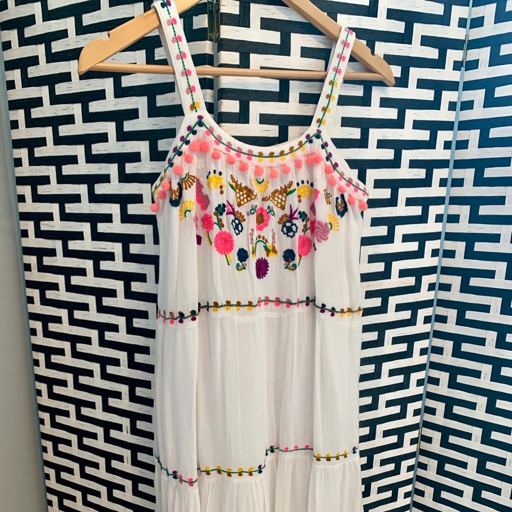 Midi, white, lined, flowing and embroidered dress